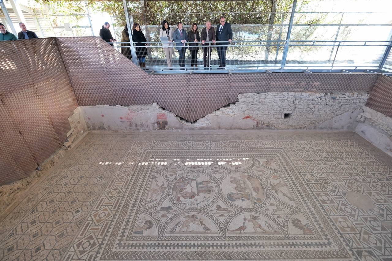 Visita del consejero Arturo Bernal al Conjunto Arqueológico de Castulo.