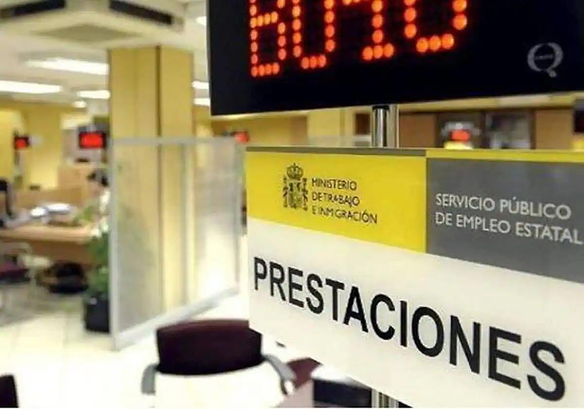 Es posible cobrar a la vez el subsidio para mayores de 52 años y un sueldo.