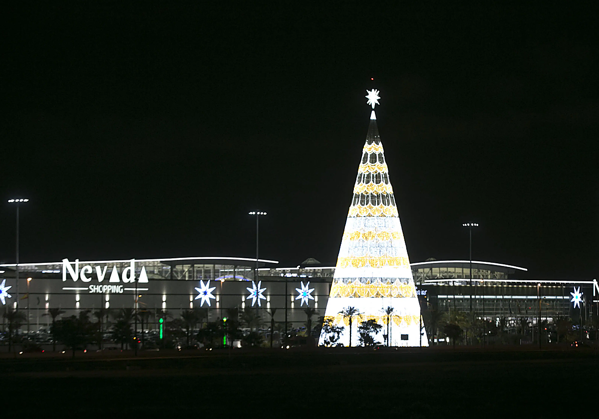 Imagen de archivo del árbol de Navidad del Centro Comercial Nevada Shopping.