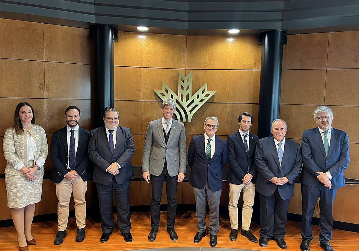 Caja Rural Granada y el Colegio de Farmacéuticos renuevan su acuerdo de colaboración