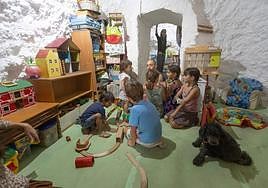 En el cerro de San Miguel se esconde una cueva muy singular.