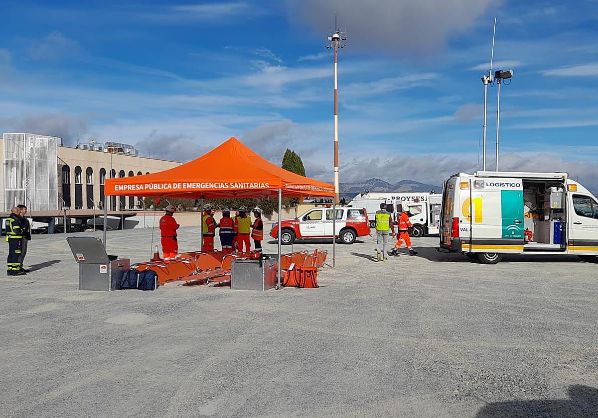 Simulacro de accidente en el aeropuerto de Granada.