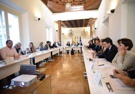 El nuevo Consejo Provincial de Turismo de la Diputación de Granada celebra su primera reunión.