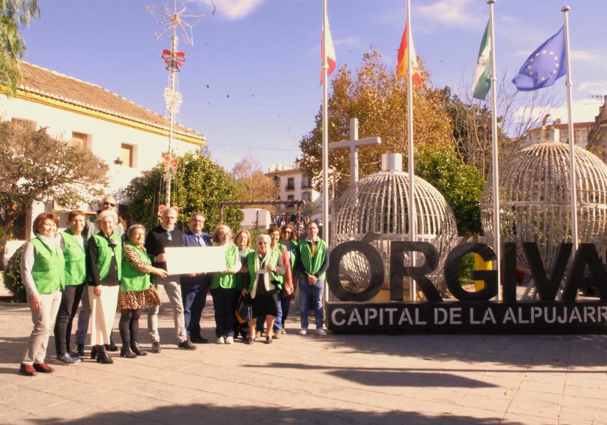 Órgiva dona 6.901 euros para la lucha contra el cáncer