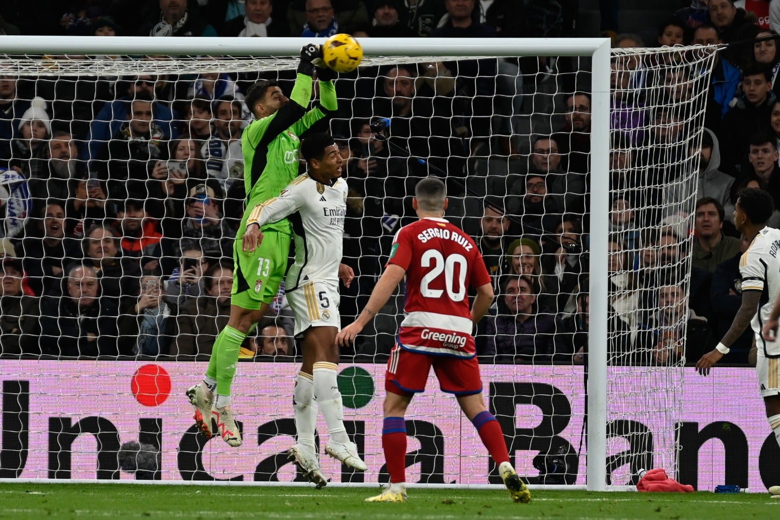 Las imágenes del Real Madrid-Granada a pie de campo