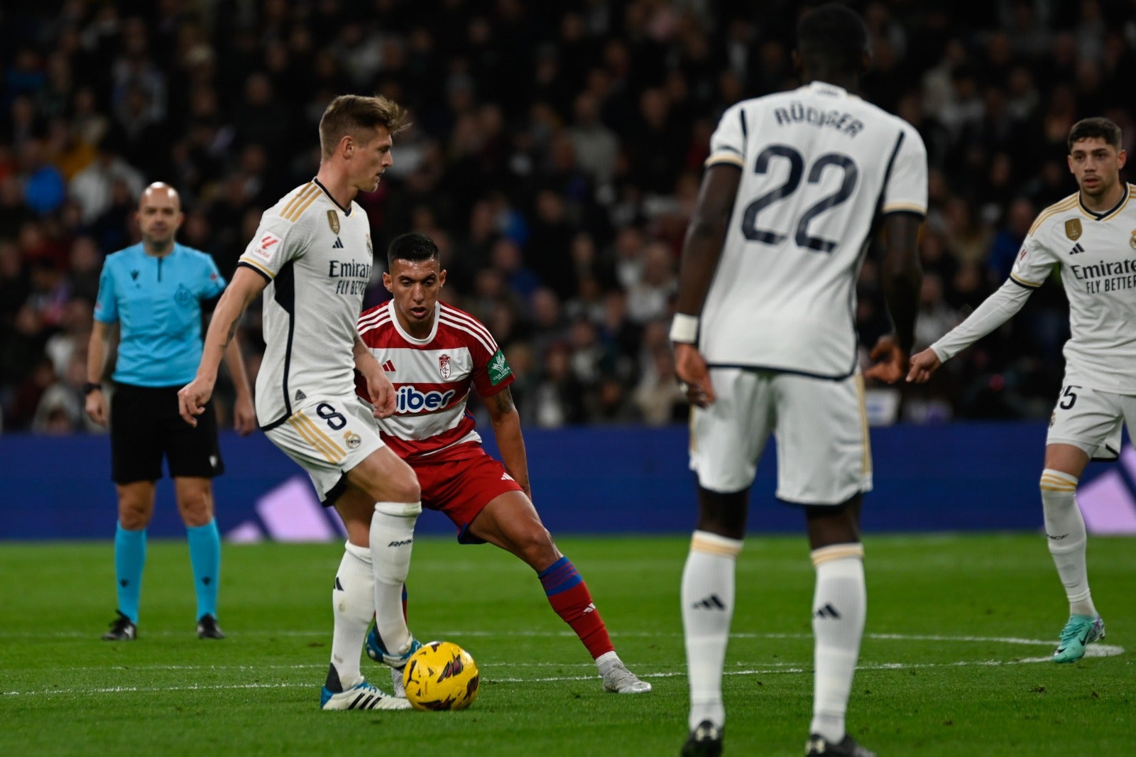 Las imágenes del Real Madrid-Granada a pie de campo