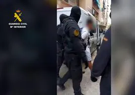 Imagen de uno de los detenidos.