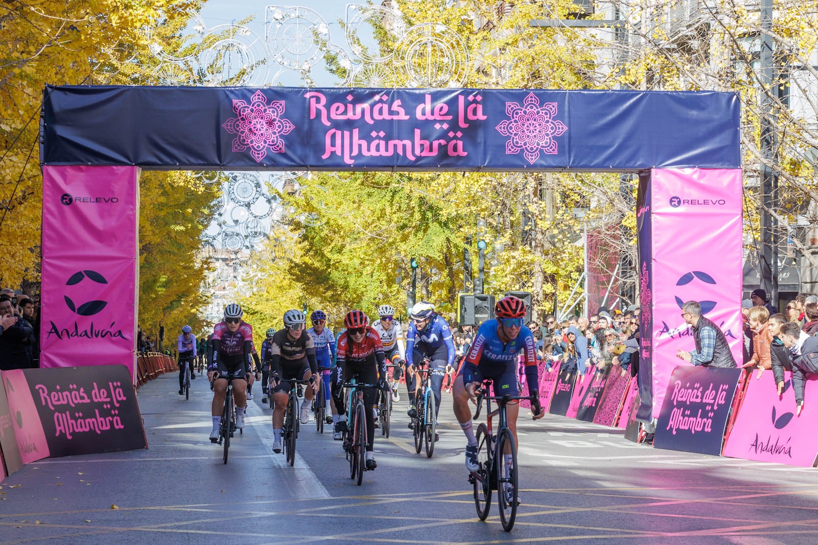 Las imágenes de la carrera Reinas de la Alhambra en Granada