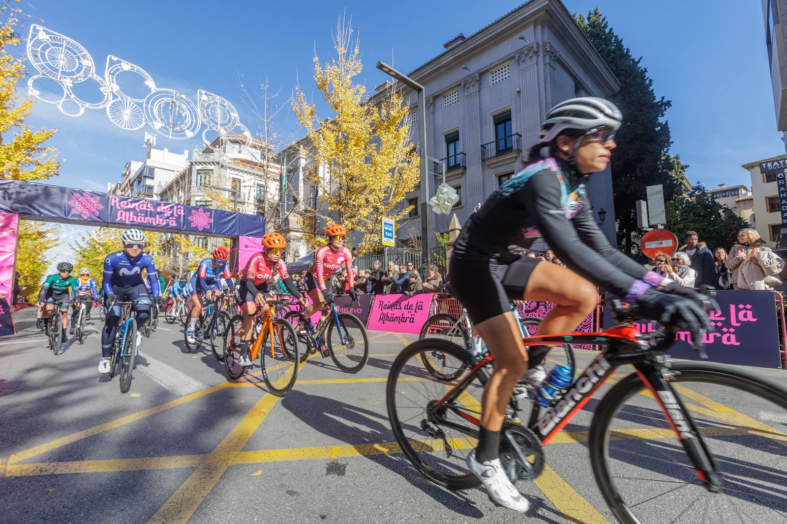 Las imágenes de la carrera Reinas de la Alhambra en Granada