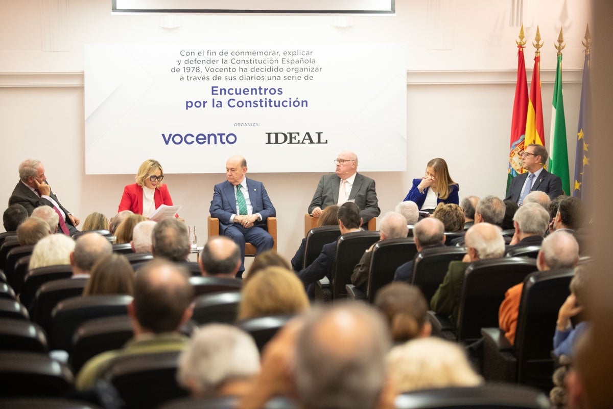 Las imágenes del acto de IDEAL y Vocento sobre la Constitución en Granada