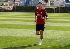 Miguel Rubio, al margen durante un entrenamiento anterior.