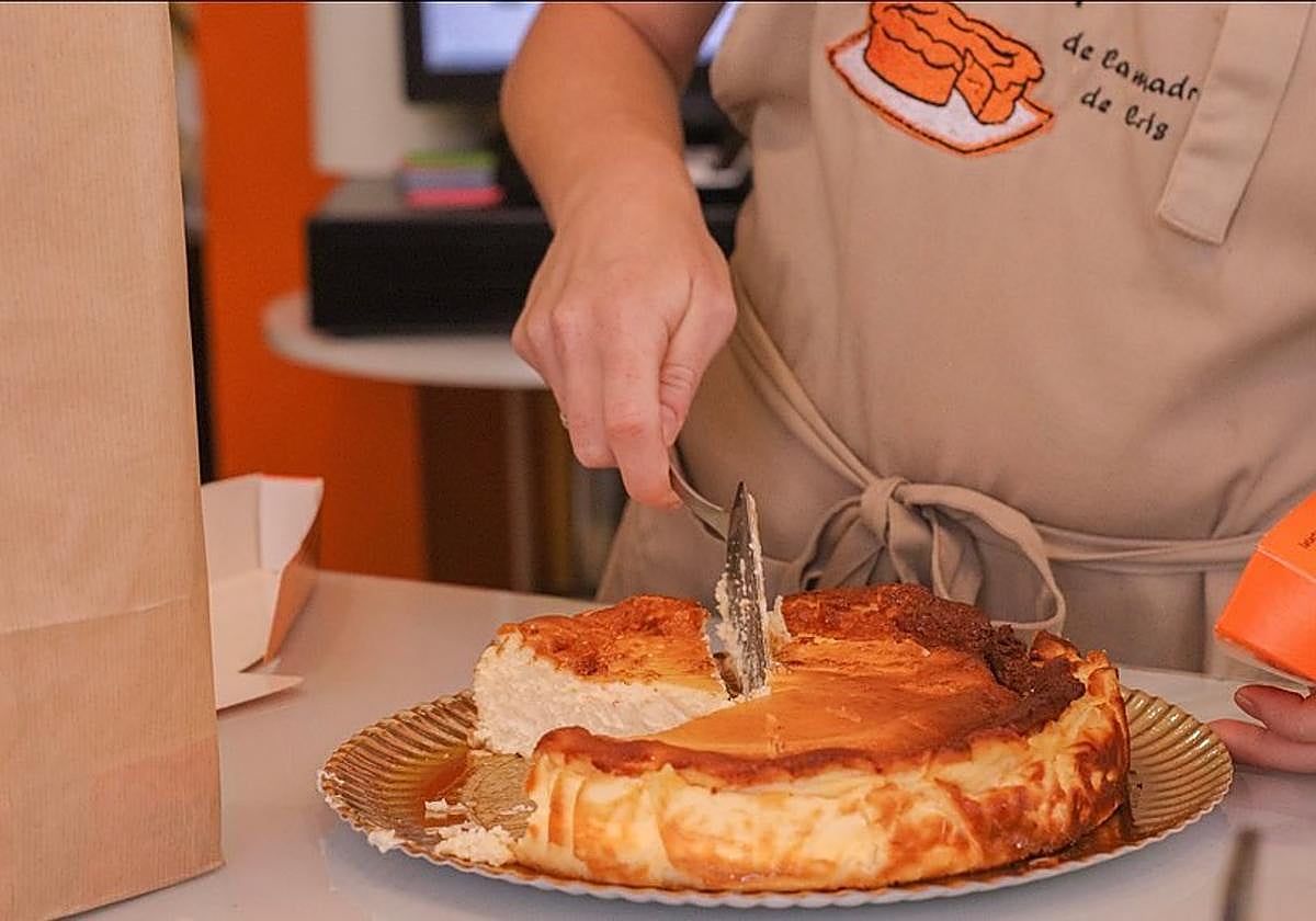 Las Tartas M s Famosas De Granada Con Colas En La Puerta Llegan A las-tartas-m-s-famosas-de-granada-con-colas-en-la-puerta-llegan-a