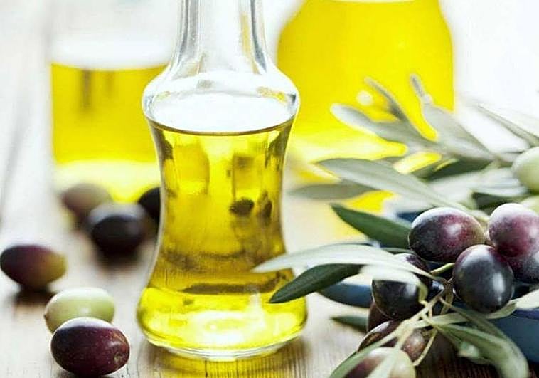 Andalucía alerta de 12 marcas de aceite etiquetadas en fraude como oliva suave o virgen extra.