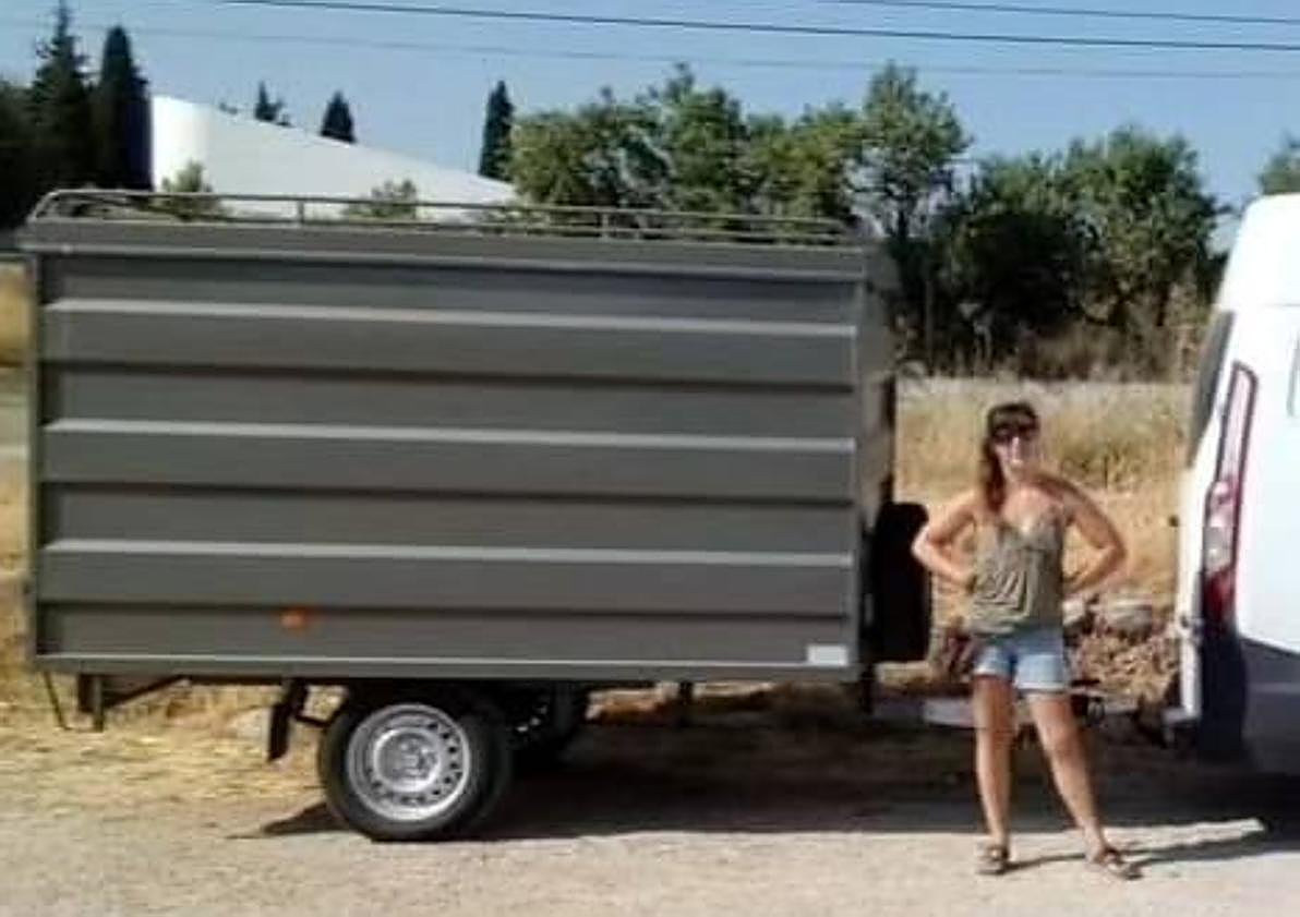 Imagen principal - Remolque y material robado.