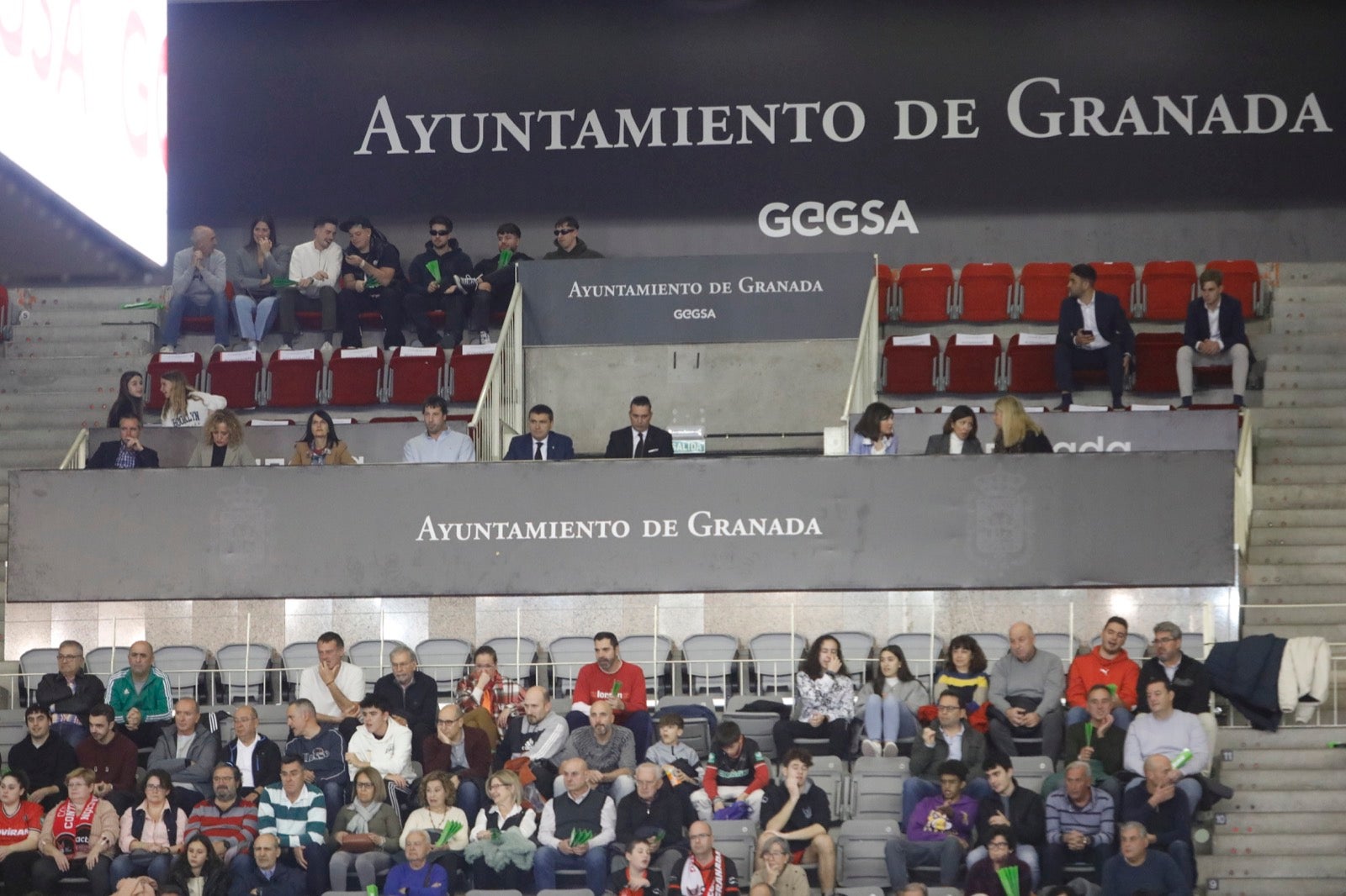 Encuéntrate en la grada del Covirán Granada - Palencia