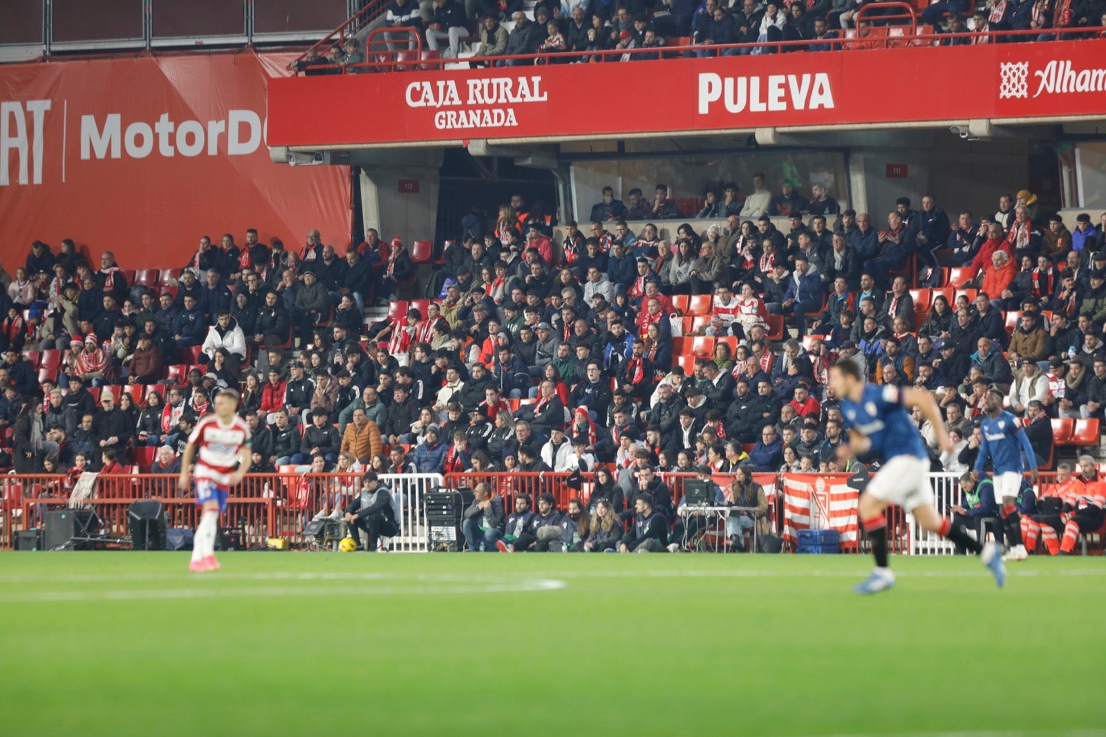 Encuéntrate en la grada en el Granada-Athletic