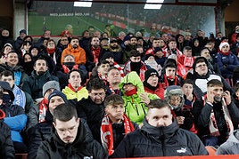 Encuéntrate en la grada en el Granada-Sevilla