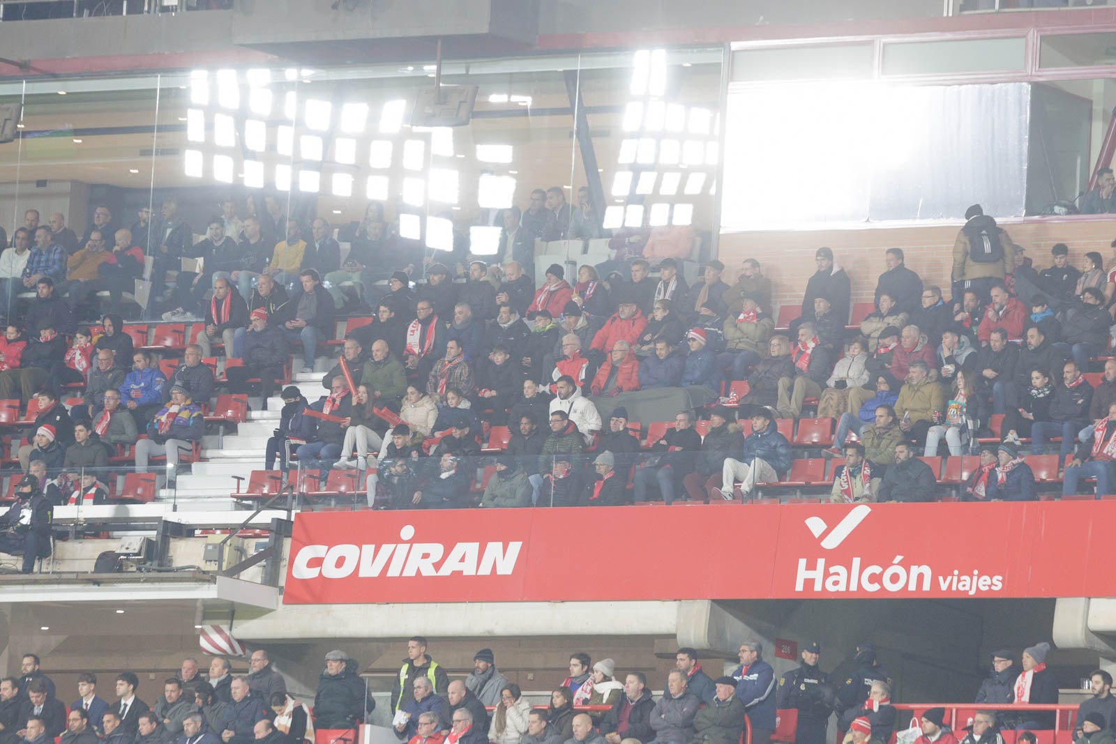 Encuéntrate en la grada en el Granada-Sevilla