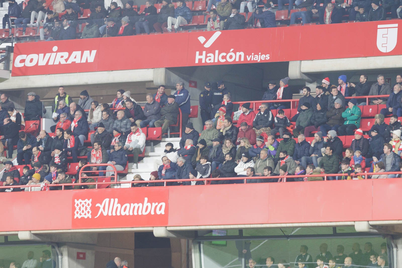 Encuéntrate en la grada en el Granada-Sevilla