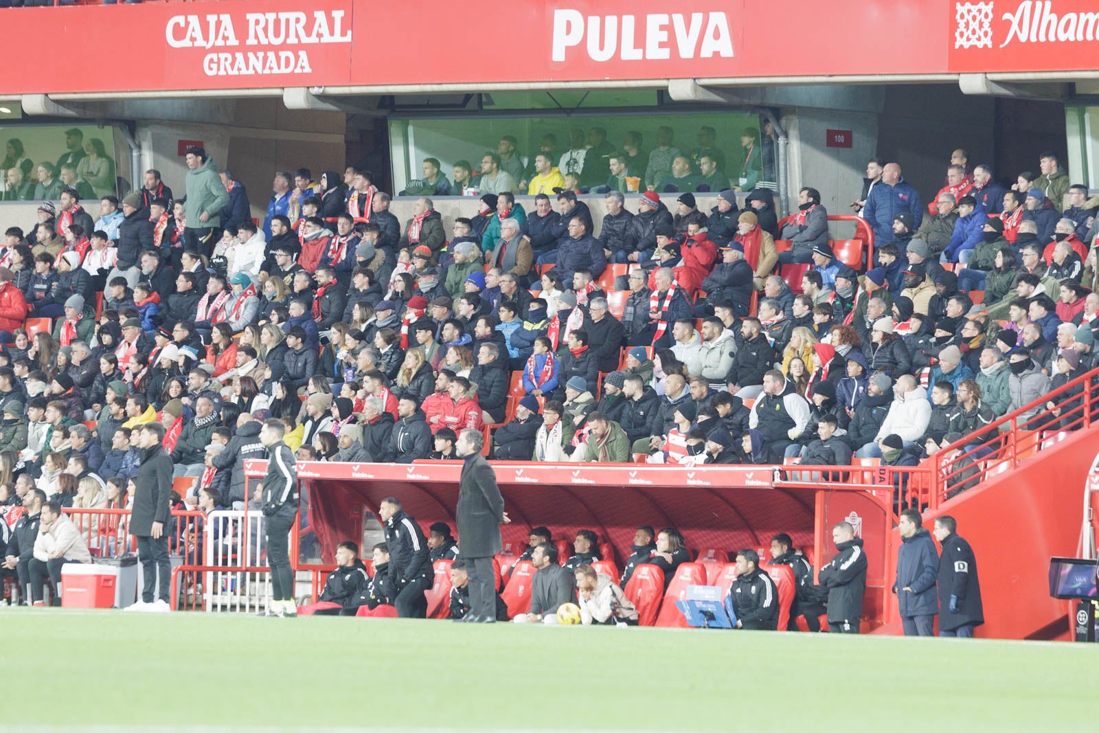 Encuéntrate en la grada en el Granada-Sevilla