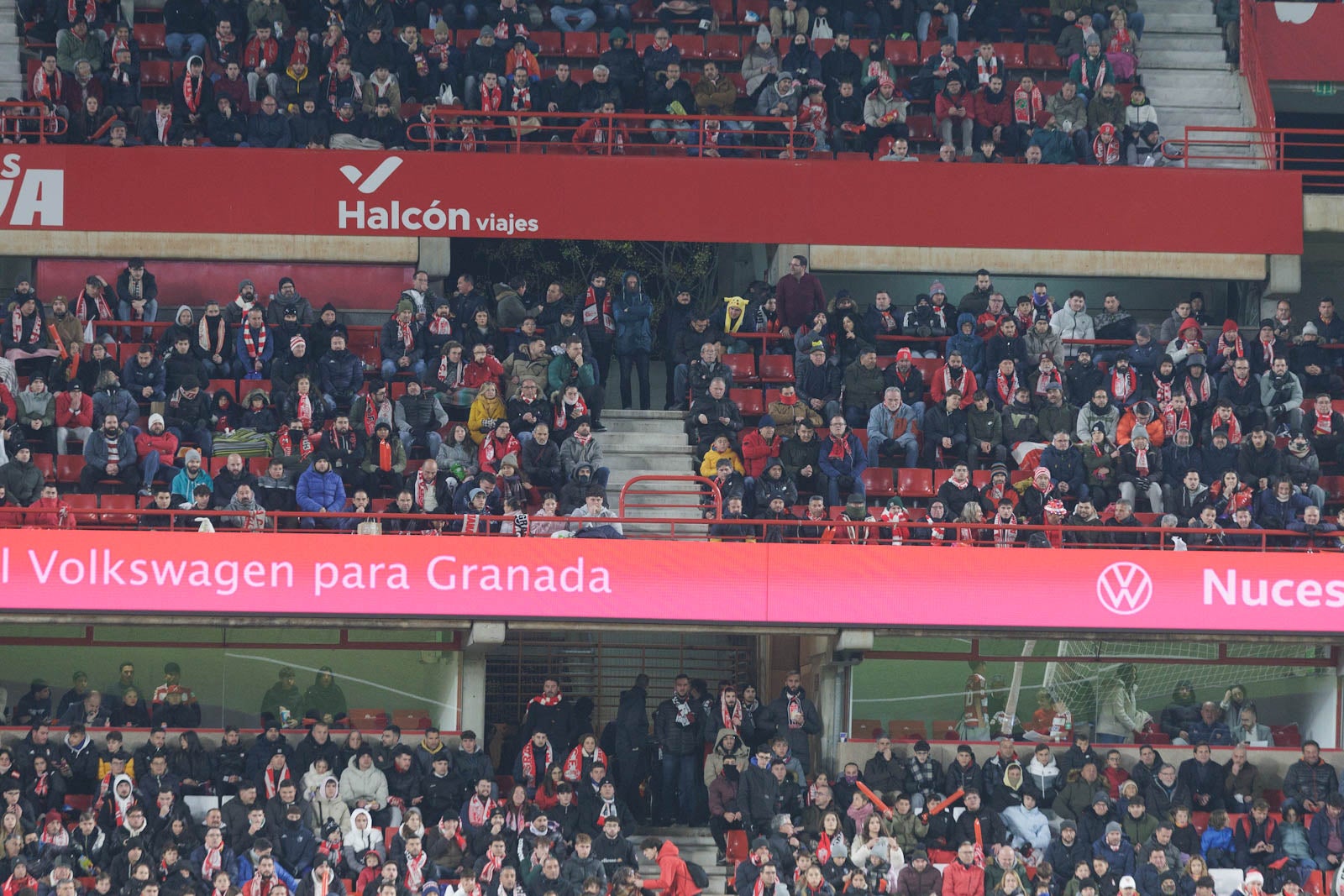 Encuéntrate en la grada en el Granada-Sevilla