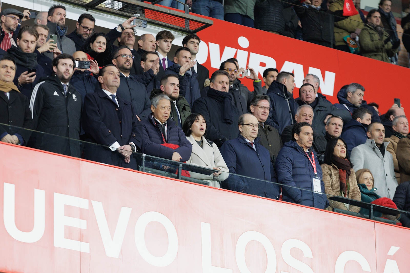 Encuéntrate en la grada en el Granada-Sevilla