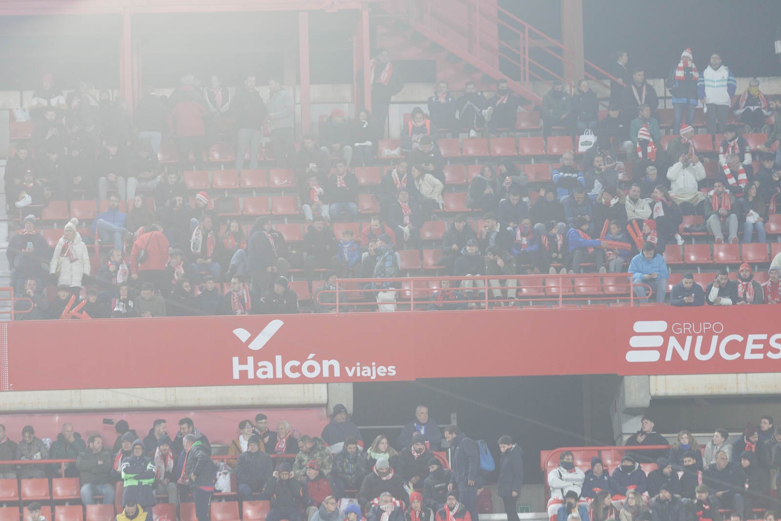 Encuéntrate en la grada en el Granada-Sevilla