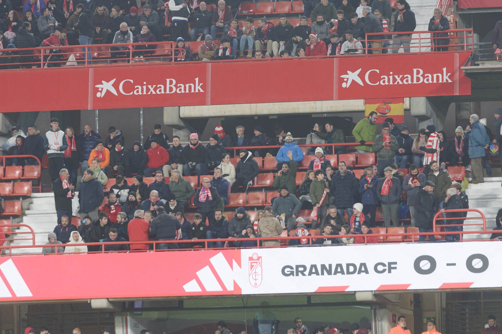 Encuéntrate en la grada en el Granada-Sevilla