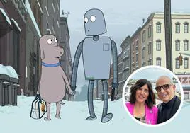 Dog y Robot, protagonistas de 'Robot Dreams', con Sandra Tapia y Pablo Berger, productora y director.