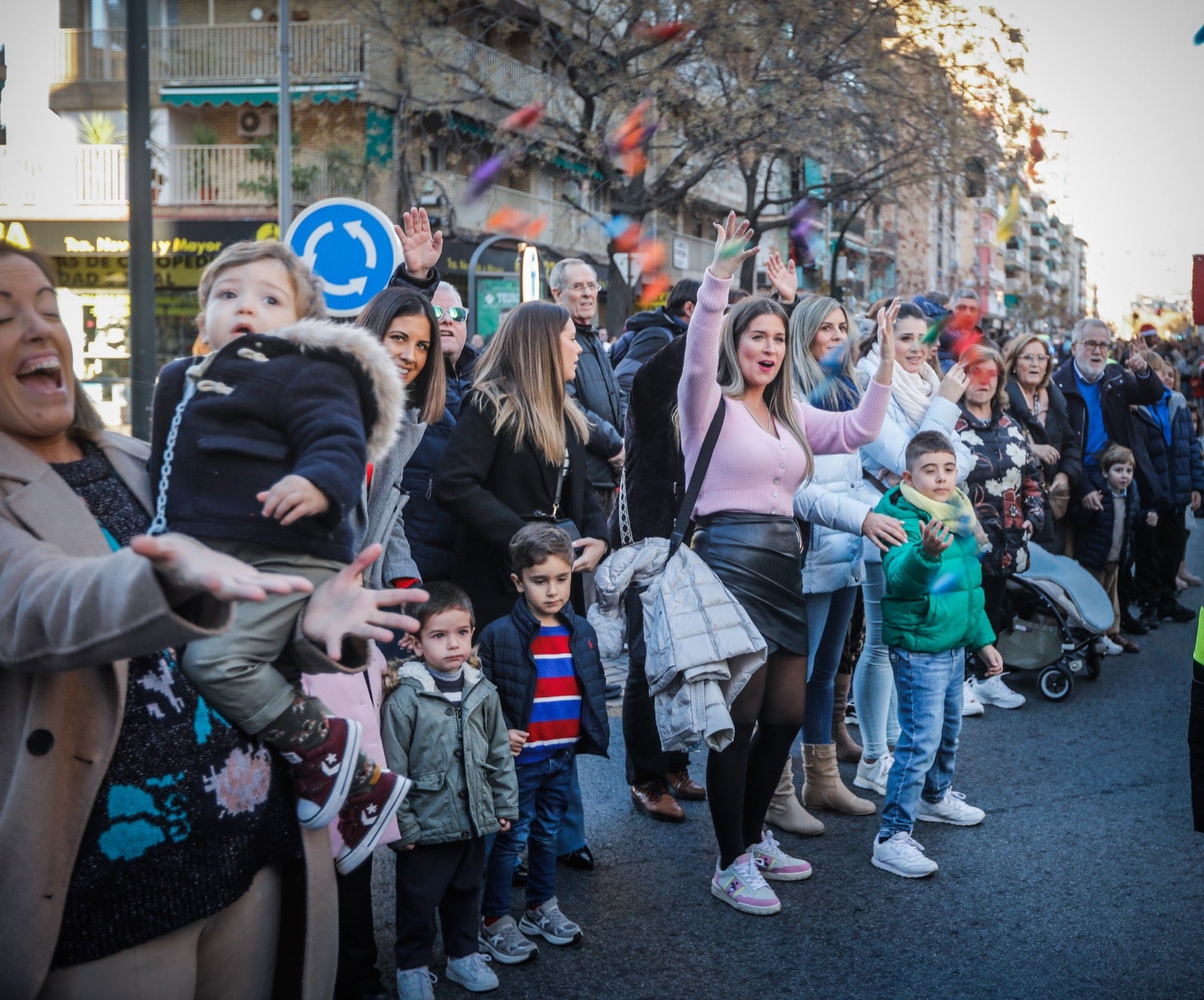 Las imágenes de la cabalgata de Papá Noel en Granada