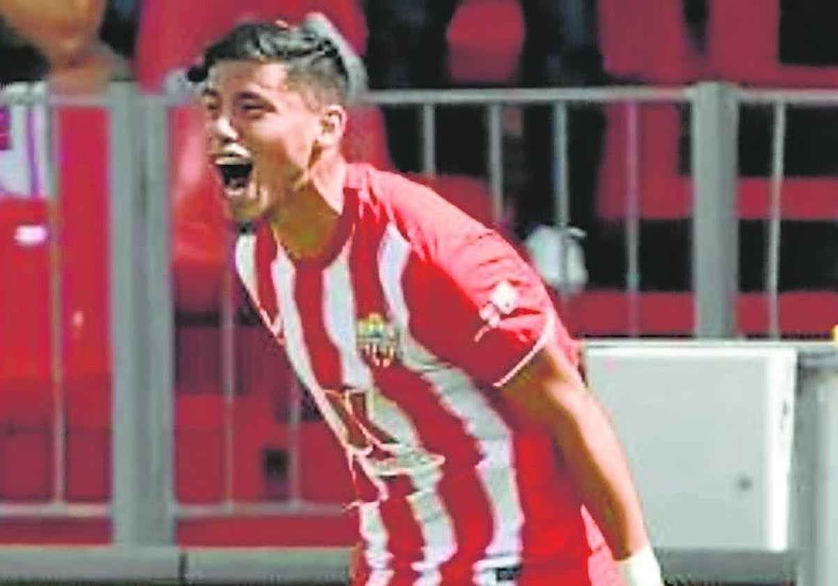 Lucas Robertone celebra la primera asistencia que dio esta temporada ante el Real Madrid.