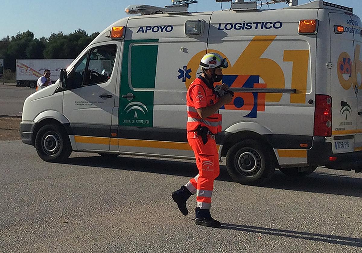 Trasladan al hospital a un hombre herido tras precipitarse unos 20 ...