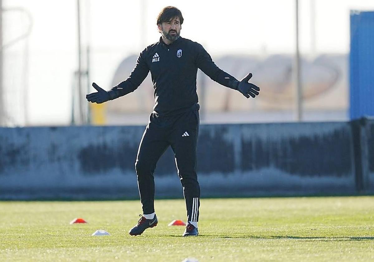 José Sambade, ya durante un entrenamiento del Granada.
