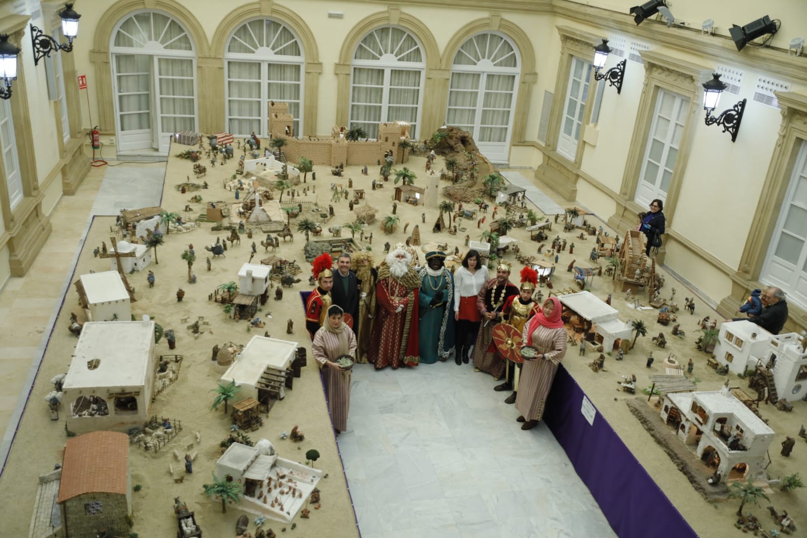 El Palacio de la Diputación acogió la presentación del Auto con la presencia de los Reyes. 