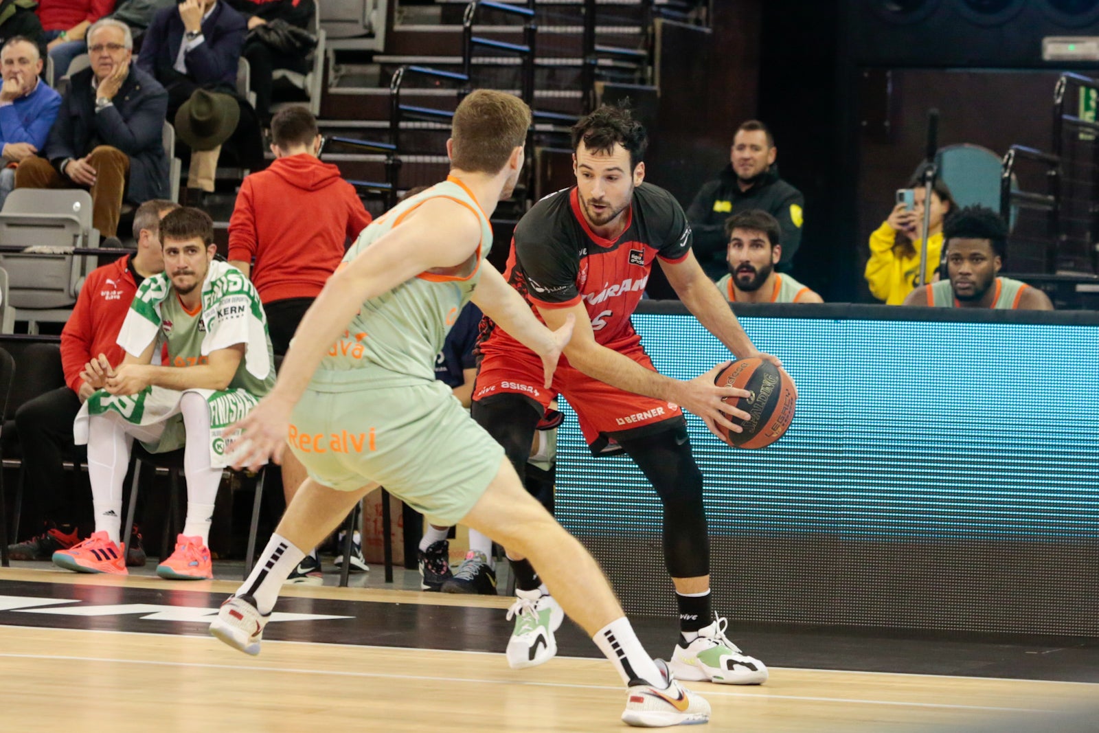 Las mejores imágenes del duelo disputado en el Palacio de los Deportes