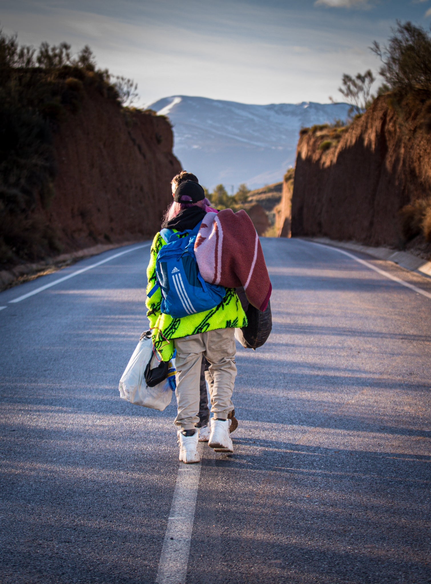 Miles de personas han pasado por La Peza para vivir una fiesta de música electrónica que no ha parado desde el pasado viernes