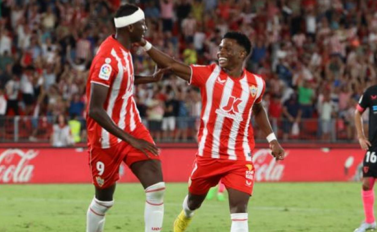 Largie Ramazani y Sadiq Umar coincidieron por última vez ante el Sevilla, marcando ambos. 