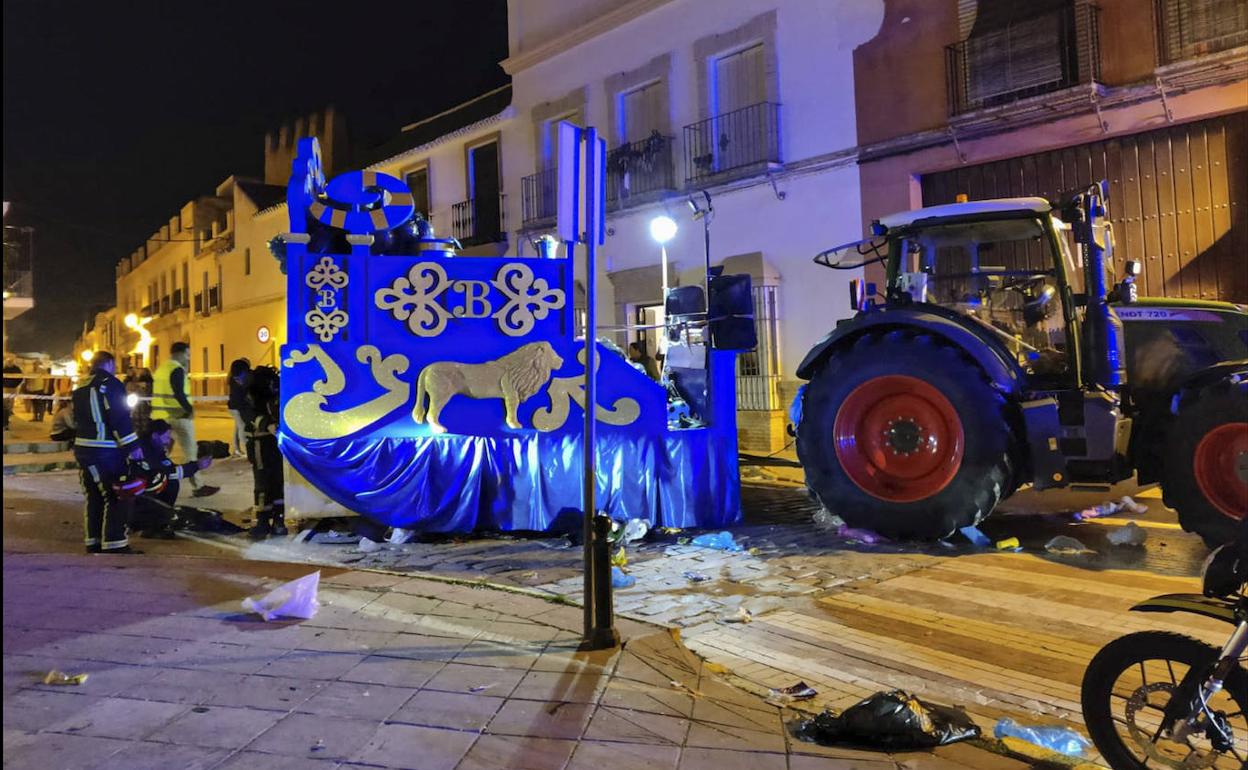 Tractor siniestrado en Marchena. 