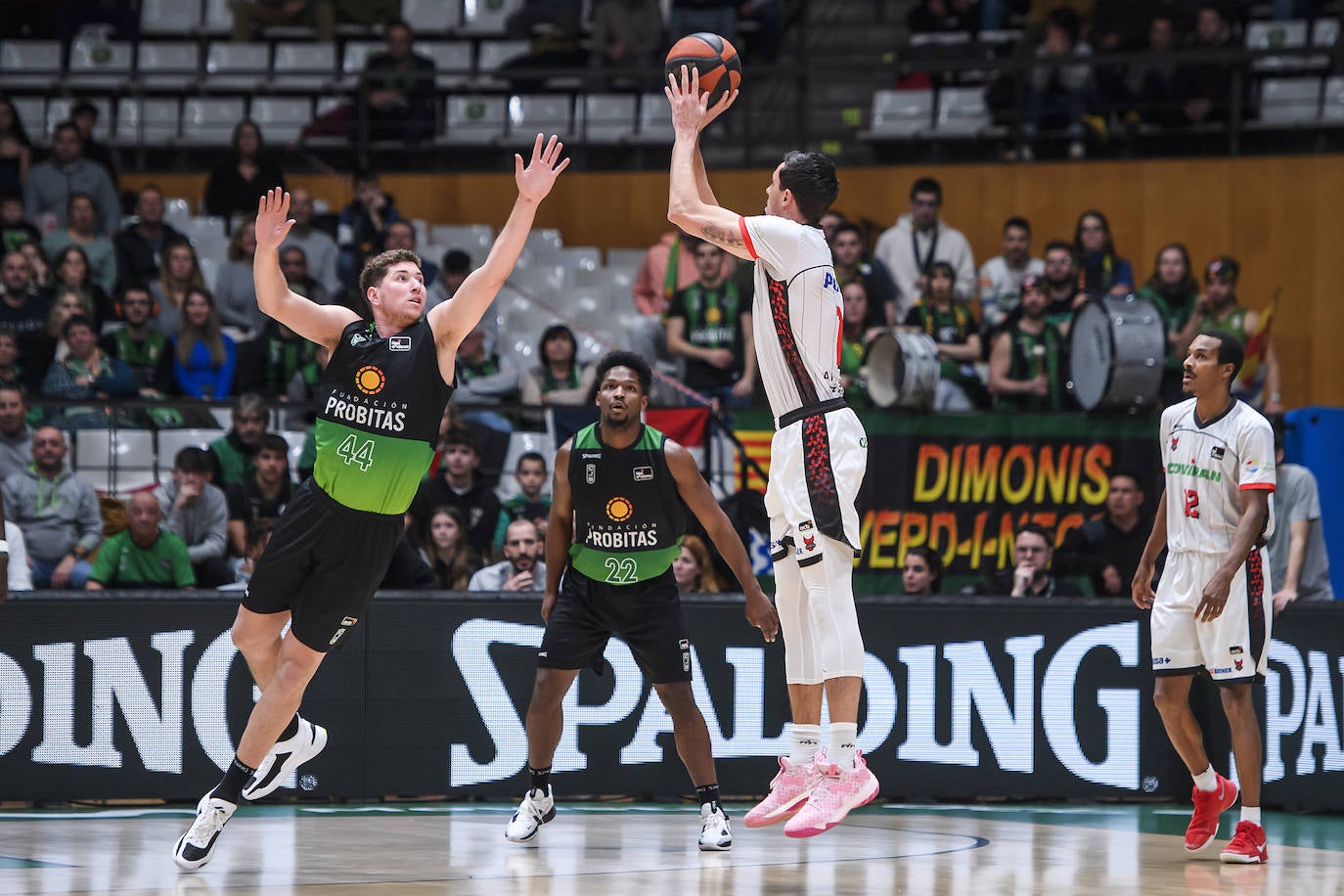 Partido de ACB Joventut-Covirán. 