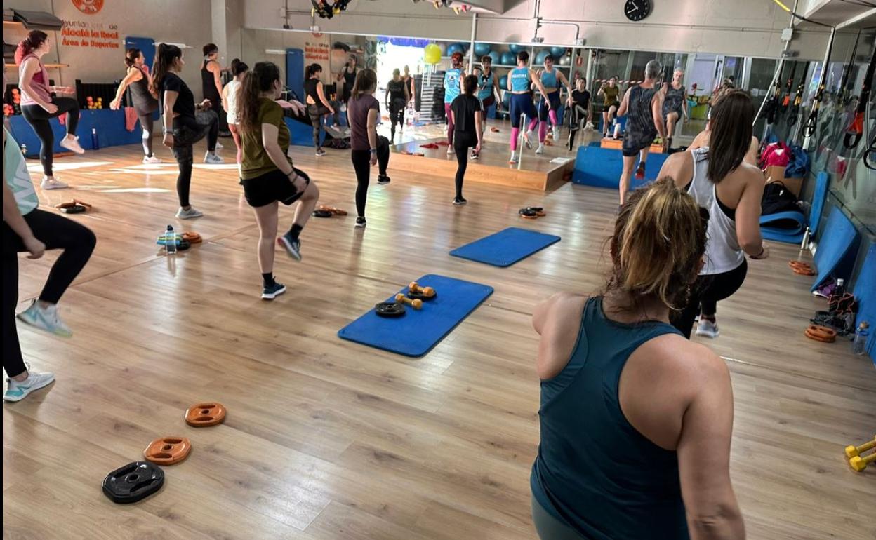 Clase dirigida en el Centro Municipal de Deportes y Salud de Alcalá. 