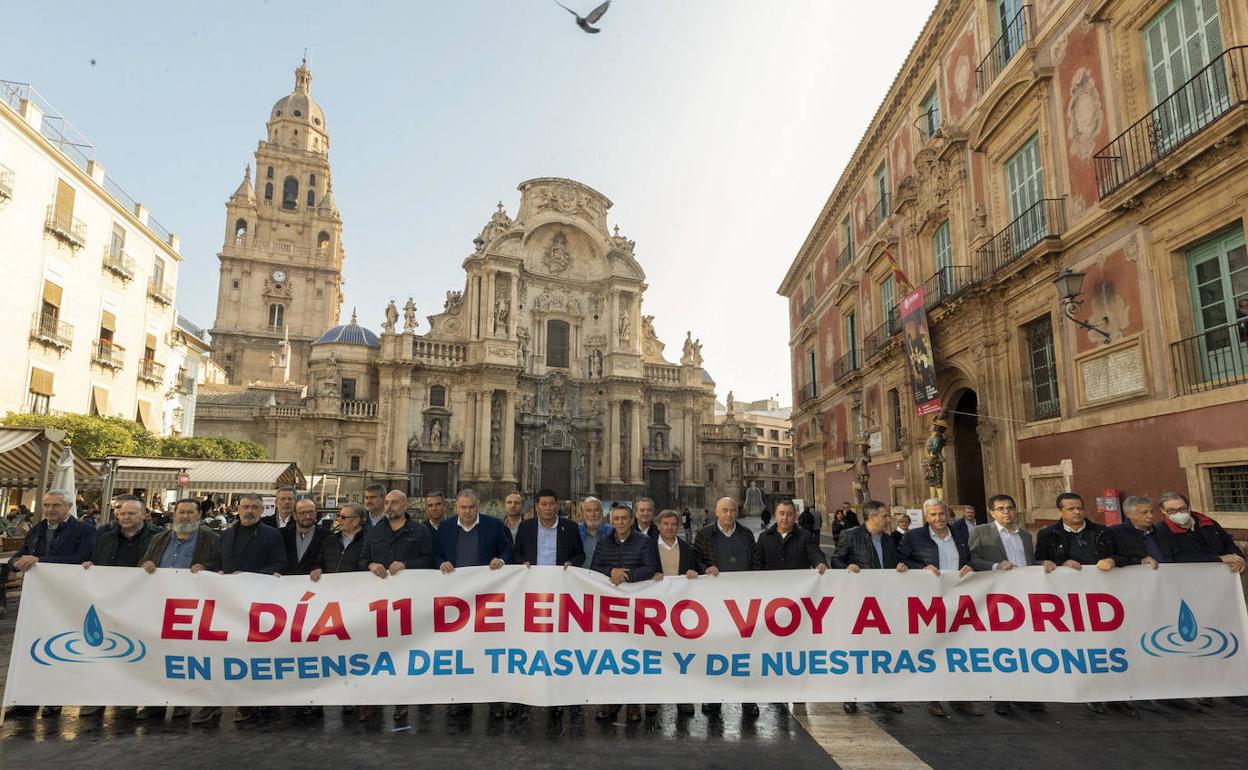 El sector se concentró en Murcia el pasado mes de diciembre para protestar unido contra el recorte del trasvase y ahora la protesta se lleva a Madrid. 
