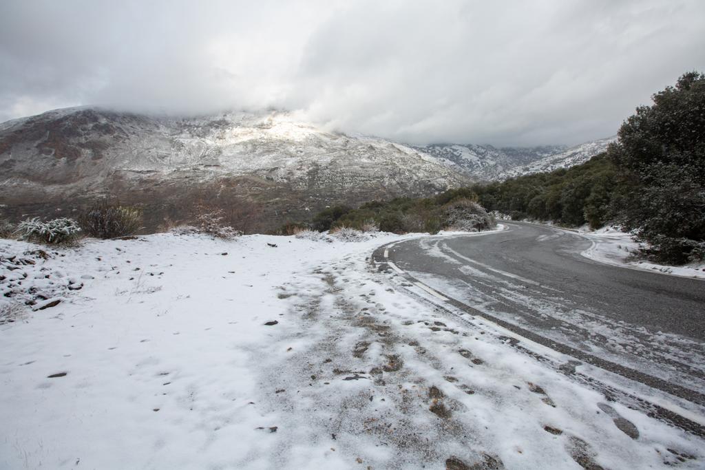 El temporal deja temperaturas bajas y nieve en Granada capital y en varios puntos de la provincia