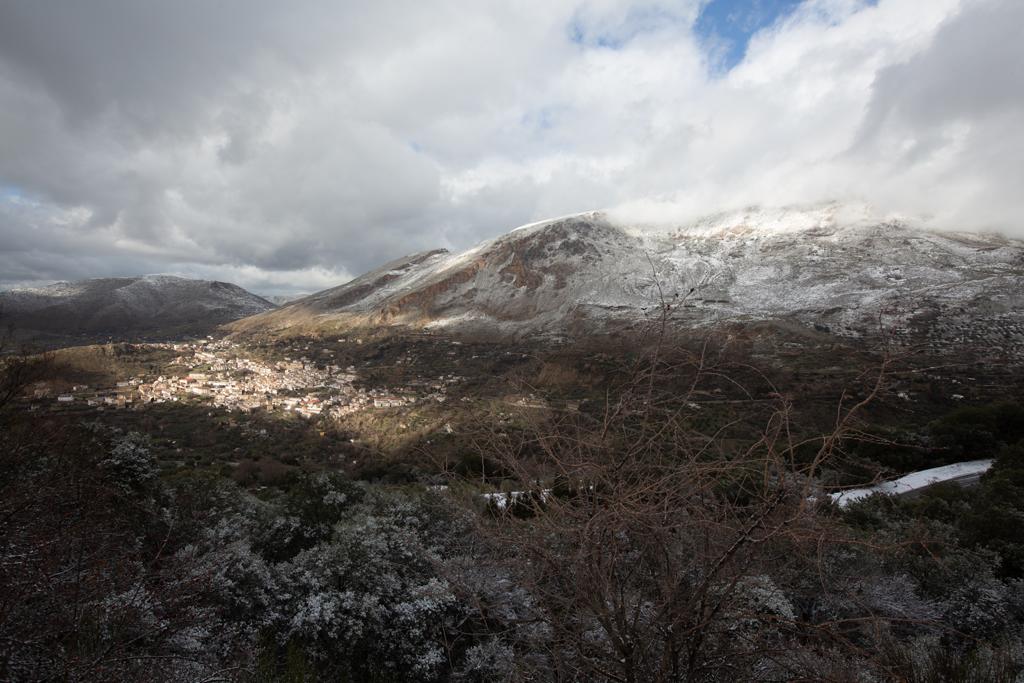 El temporal deja temperaturas bajas y nieve en Granada capital y en varios puntos de la provincia