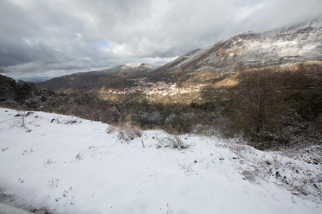 El temporal deja temperaturas bajas y nieve en Granada capital y en varios puntos de la provincia