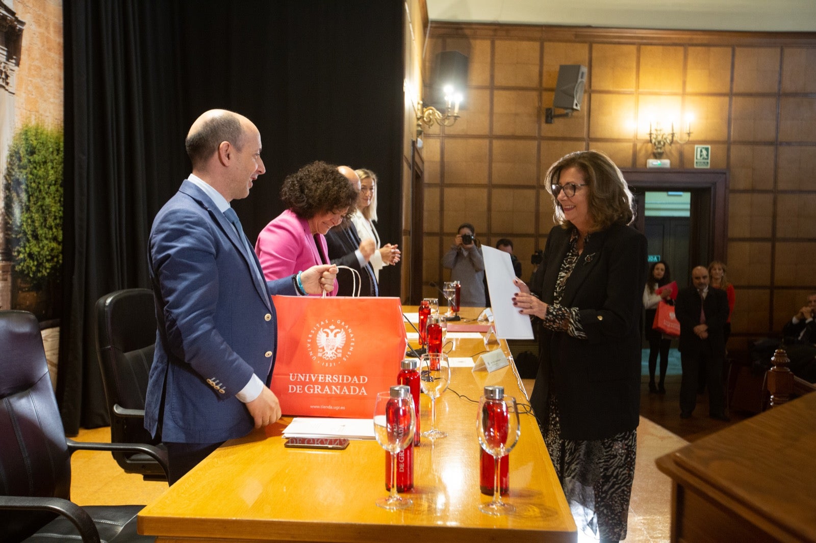 Homenaje a los profesores eméritos de la UGR. 