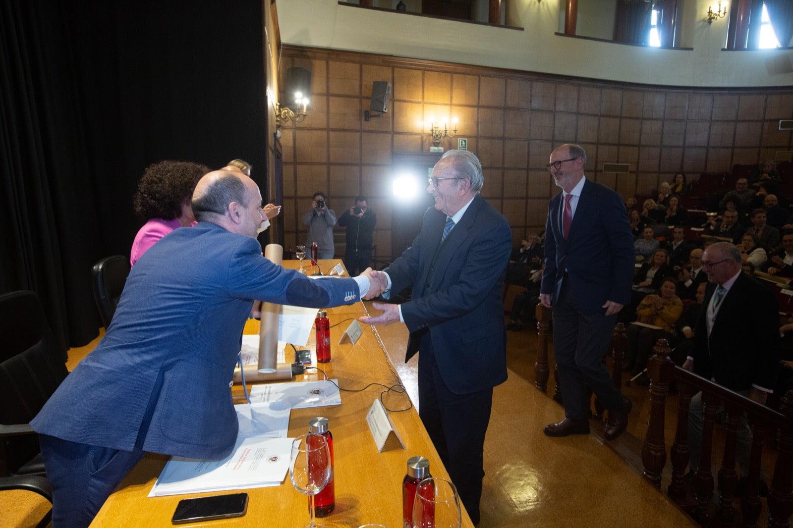 Homenaje a los profesores eméritos de la UGR. 