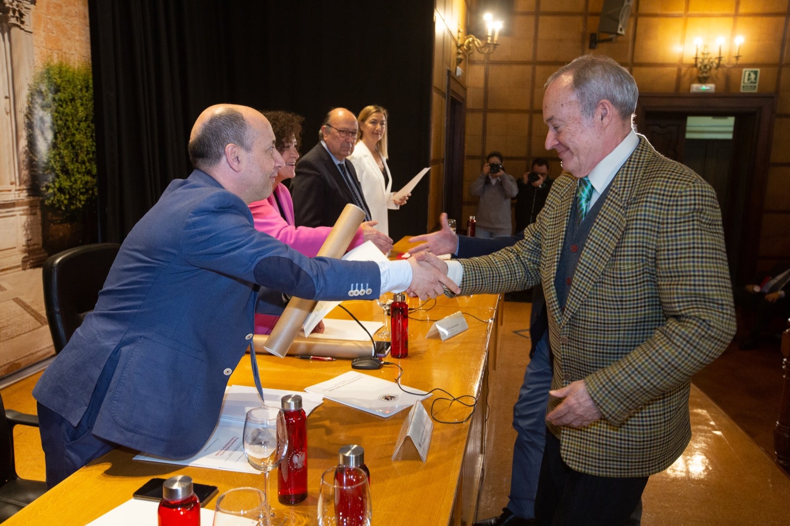 Homenaje a los profesores eméritos de la UGR. 