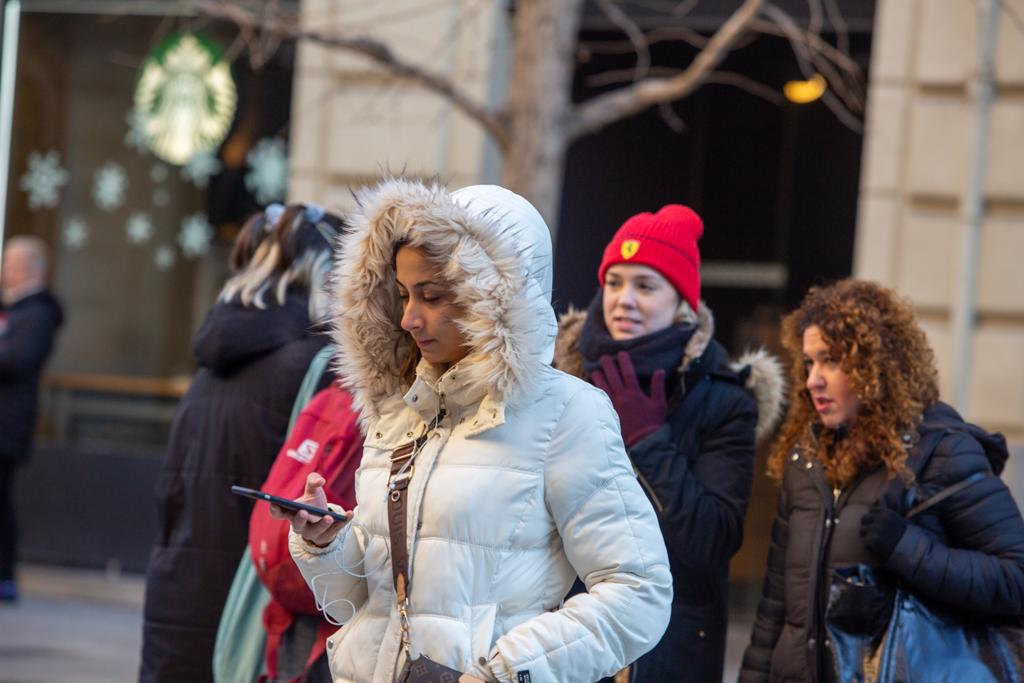 La capital y toda la provincia amanecen con temperaturas muy bajas que dejan helados a los granadinos