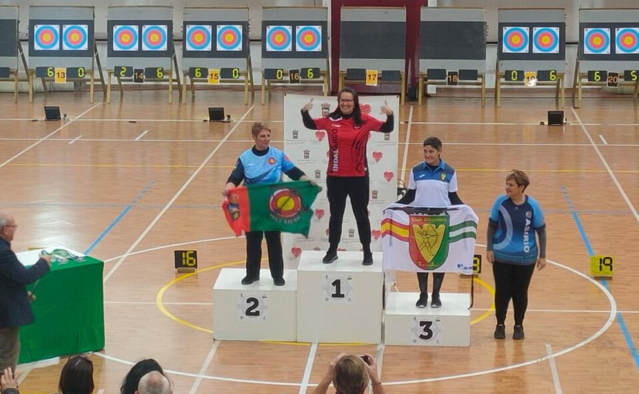 Los almerienses celebraron en el pódium el gran papel realizado en el campeonato. 