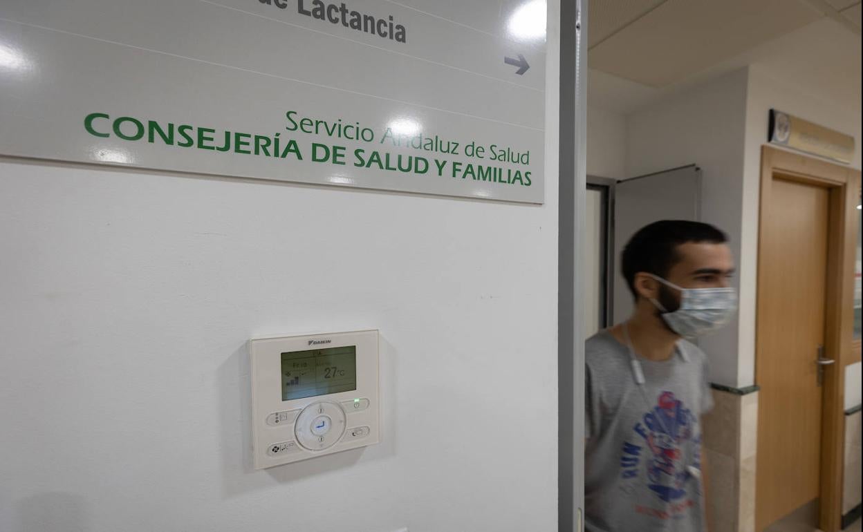 Centro de salud de Granada en una imagen de archivo